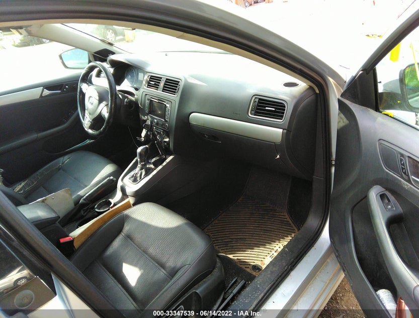 3VWLP7AJ7CM408261