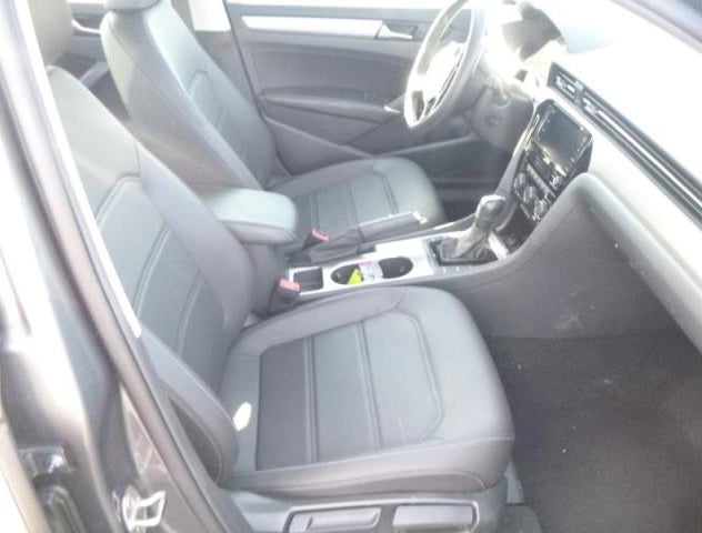1VWSA7A33MC008120