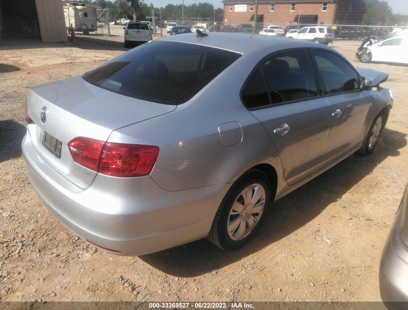 3VWD17AJ2EM272078