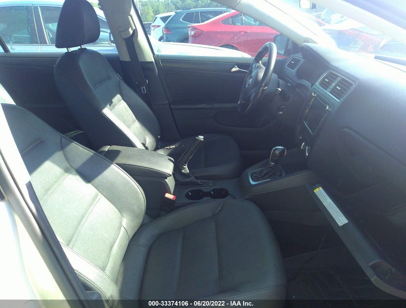 3VWDX7AJ6BM331241
