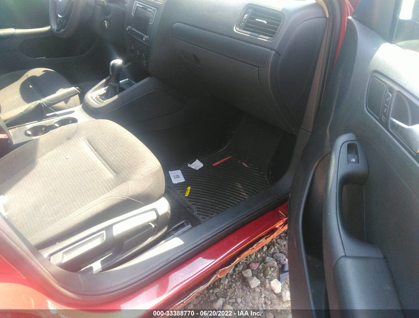3VW267AJ0GM352359