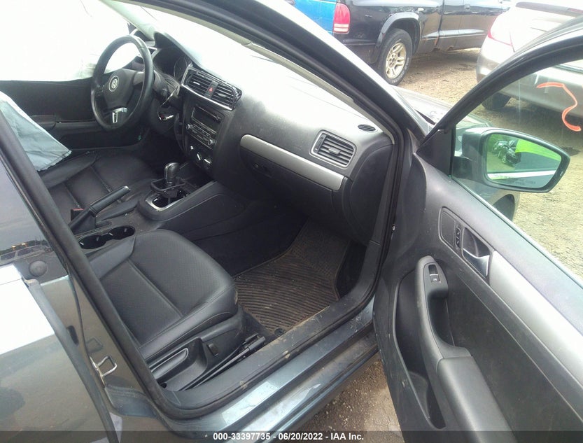 3VWDX7AJ0DM360852