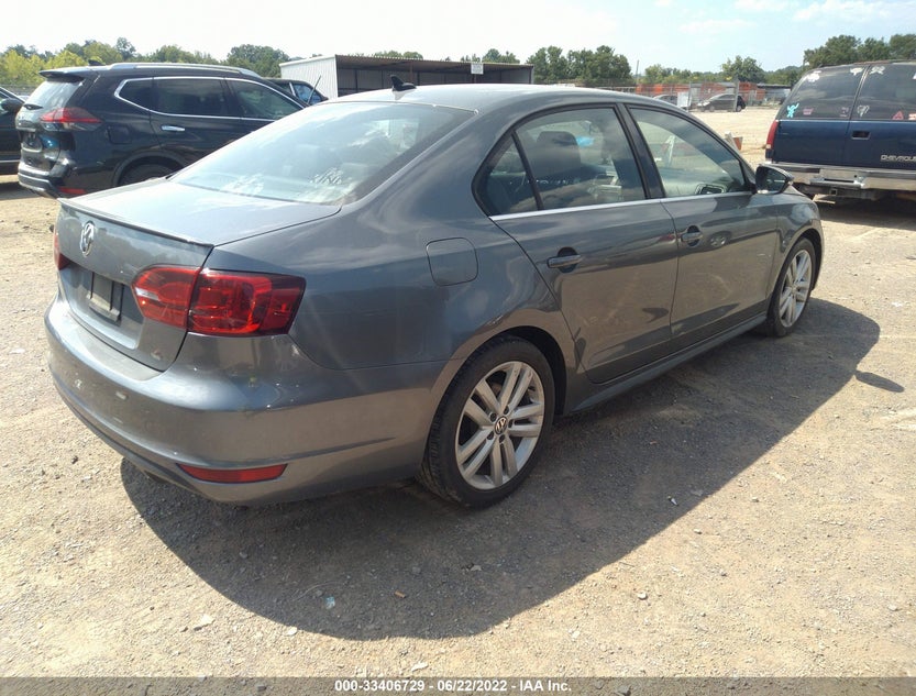 3VW567AJ2CM409619