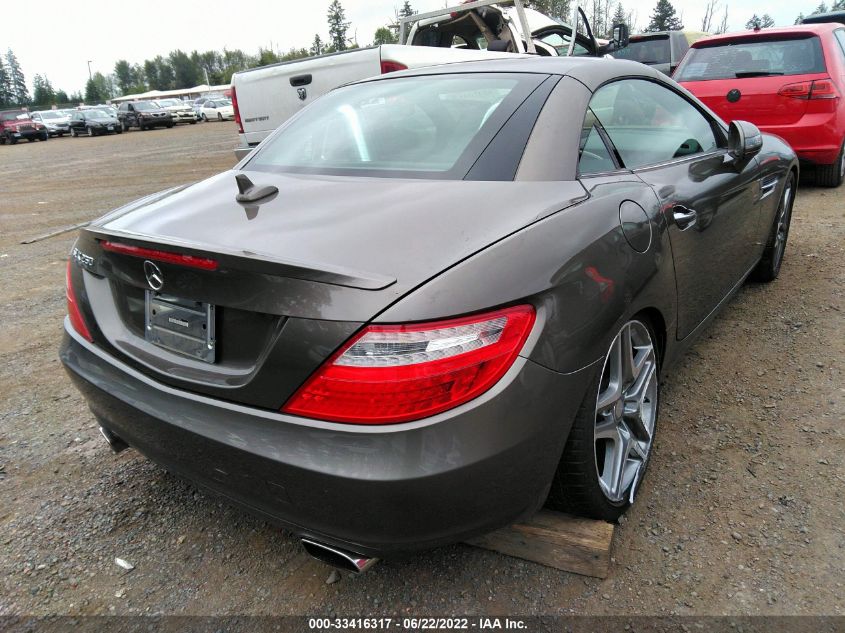 VIN WDDPK4HA3FF103888 2015 Mercedes-Benz SLK-Class,... no.4