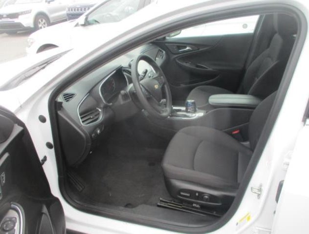1G1ZD5ST2MF071261