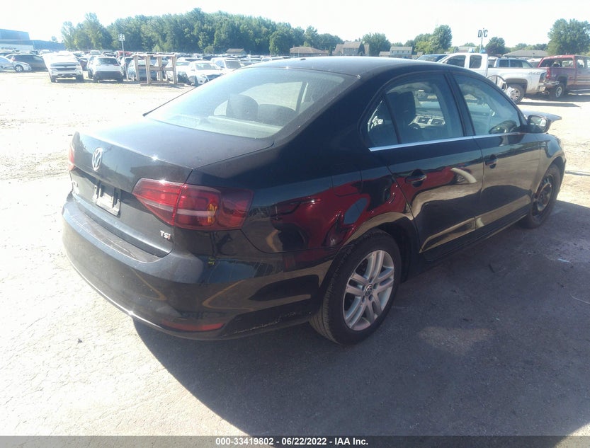 3VW2B7AJ8HM206546