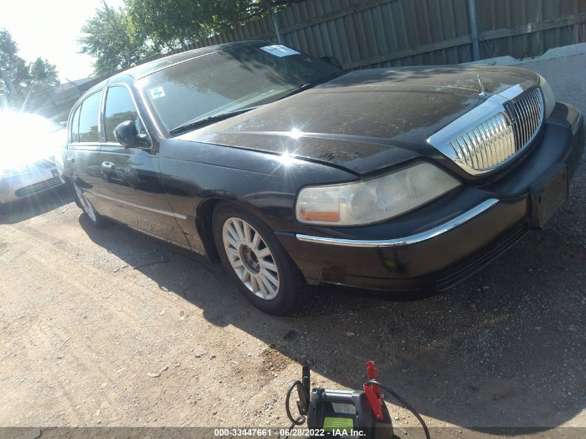 2005 Lincoln Town Car Signature L VIN: 1LNHM85W85Y657250 Lot: 33447661