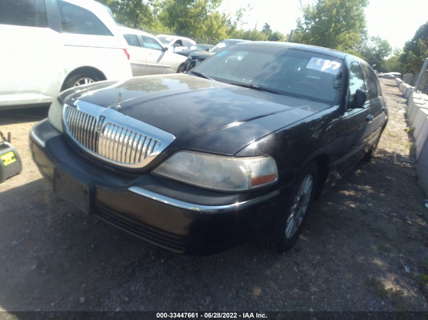 2005 Lincoln Town Car Signature L VIN: 1LNHM85W85Y657250 Lot: 33447661