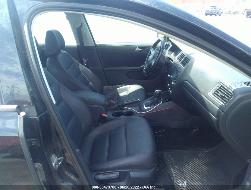 3VWDX7AJXBM302499