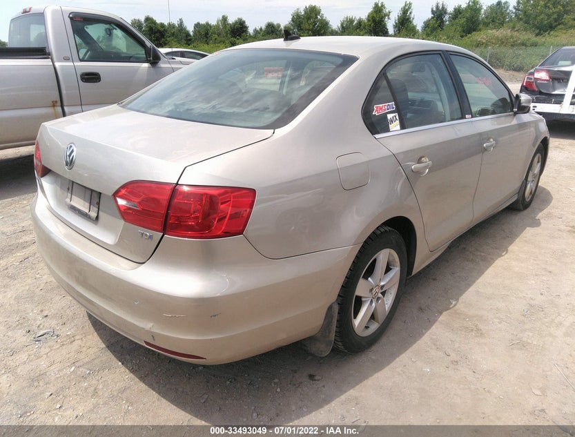 3VWLL7AJ7DM202404