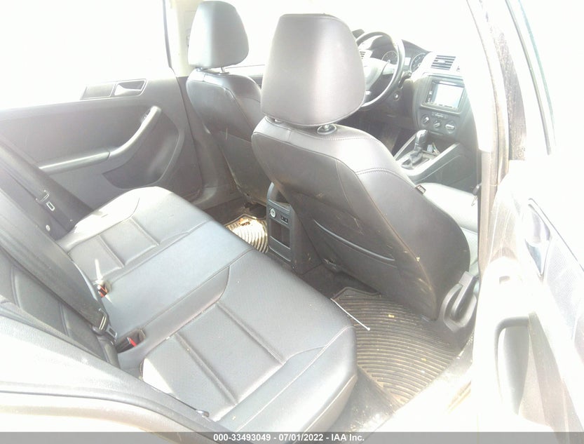 3VWLL7AJ7DM202404