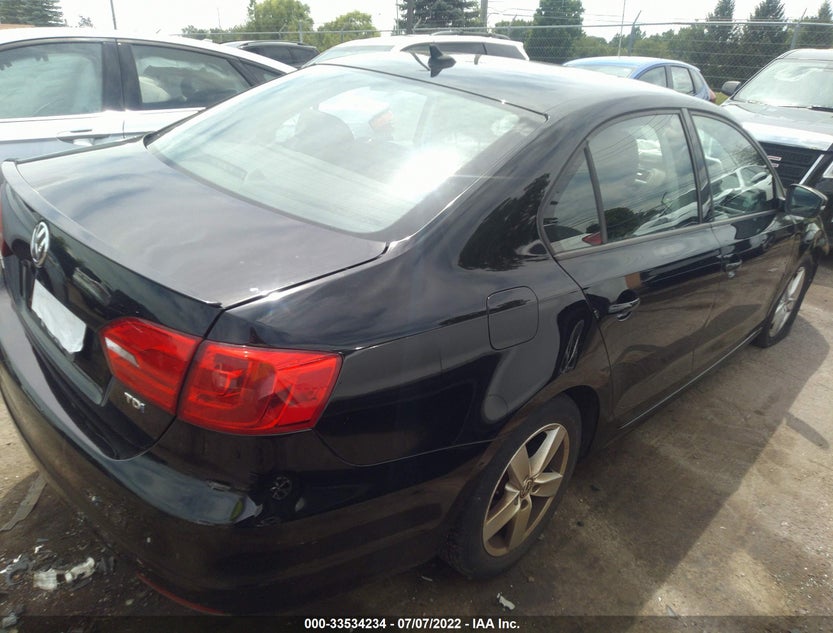 3VWLL7AJ0CM381299