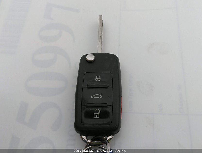 1VWDT7A30HC075265
