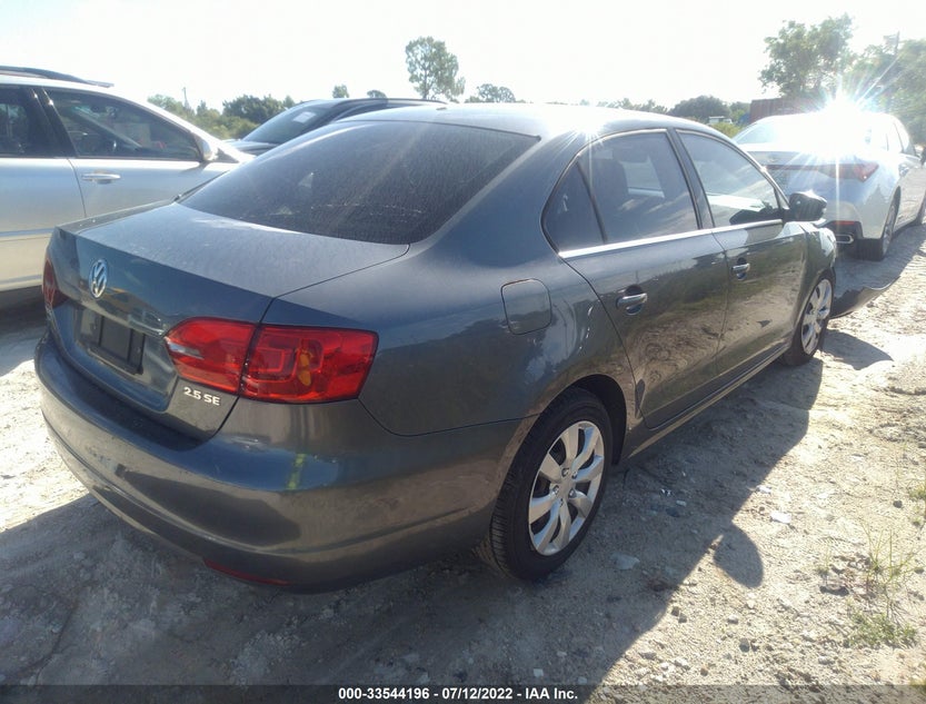 3VWDX7AJ8DM406279