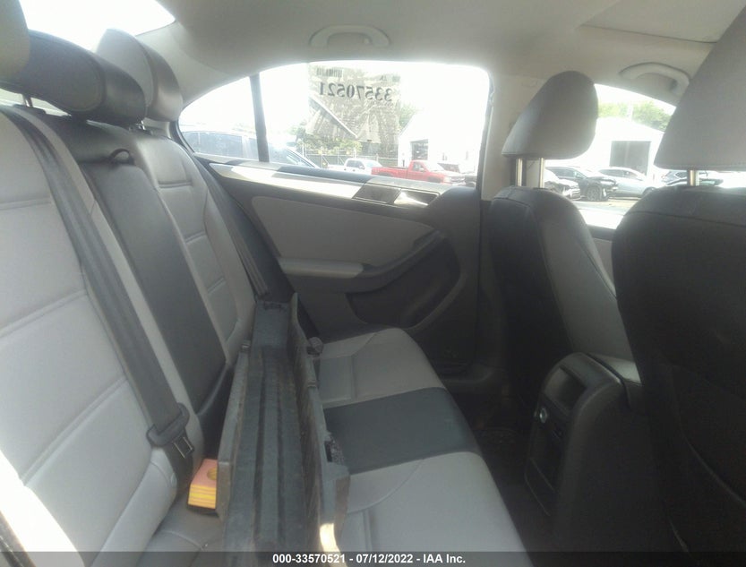 3VW637AJ4DM268700