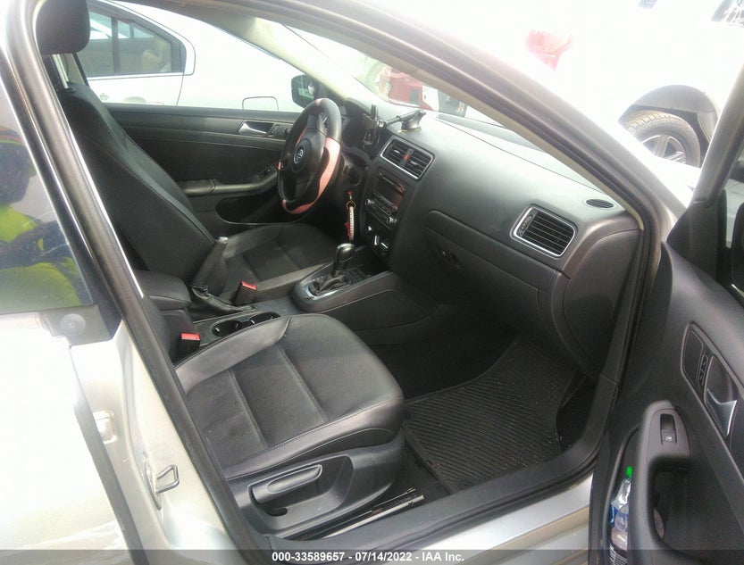 3VWDX7AJ1CM348529