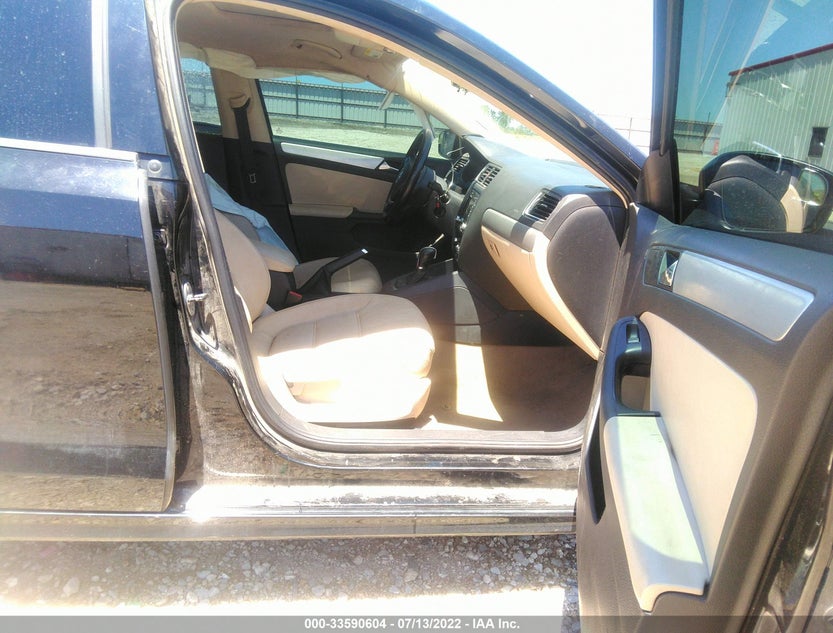 3VWLL7AJ5CM380066