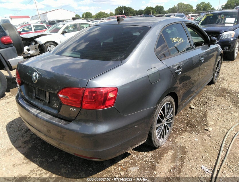 3VW3L7AJ5EM407754