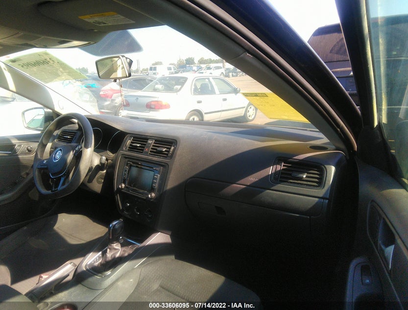 3VW2K7AJ2FM411518