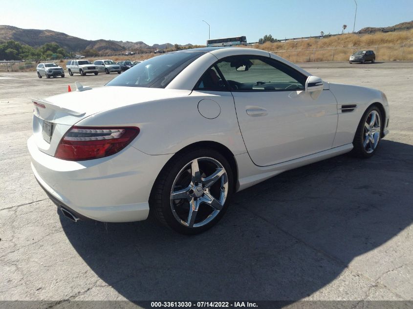 VIN WDDPK4HA9DF060221 2013 Mercedes-Benz SLK-Class,... no.4