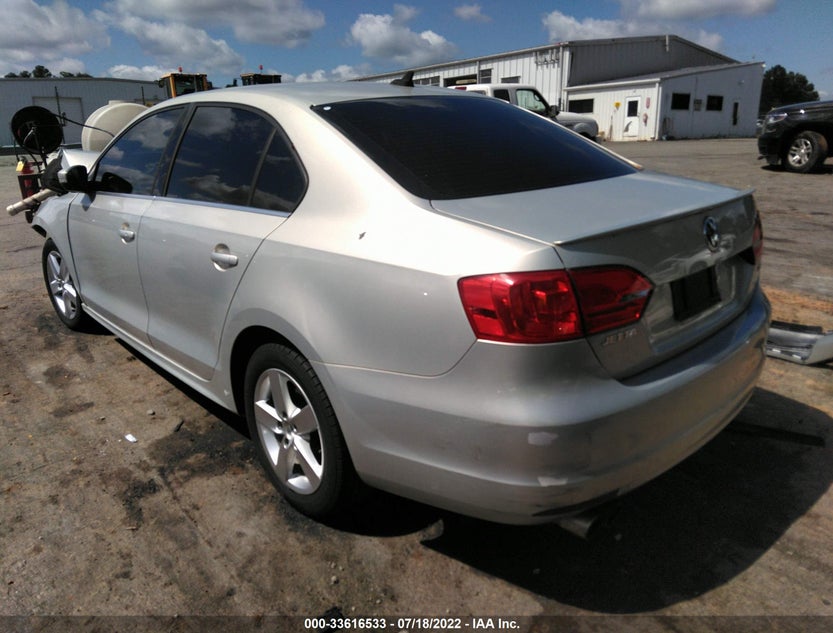 3VWLL7AJ5BM090943