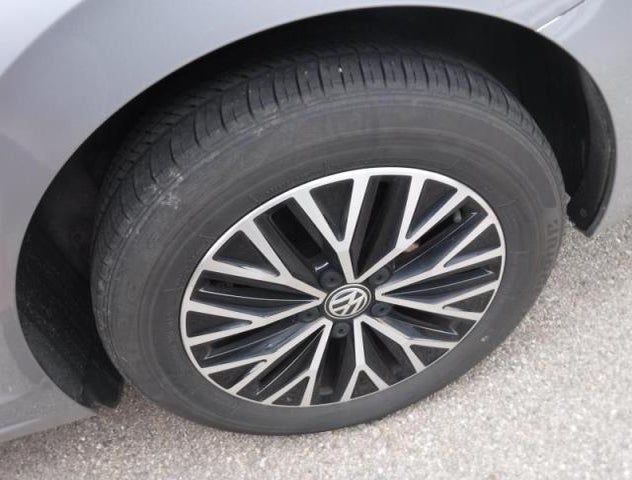 3VWC57BU9MM040150
