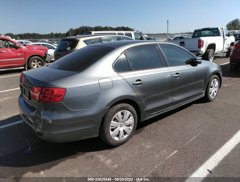 3VWDX7AJ8CM113576