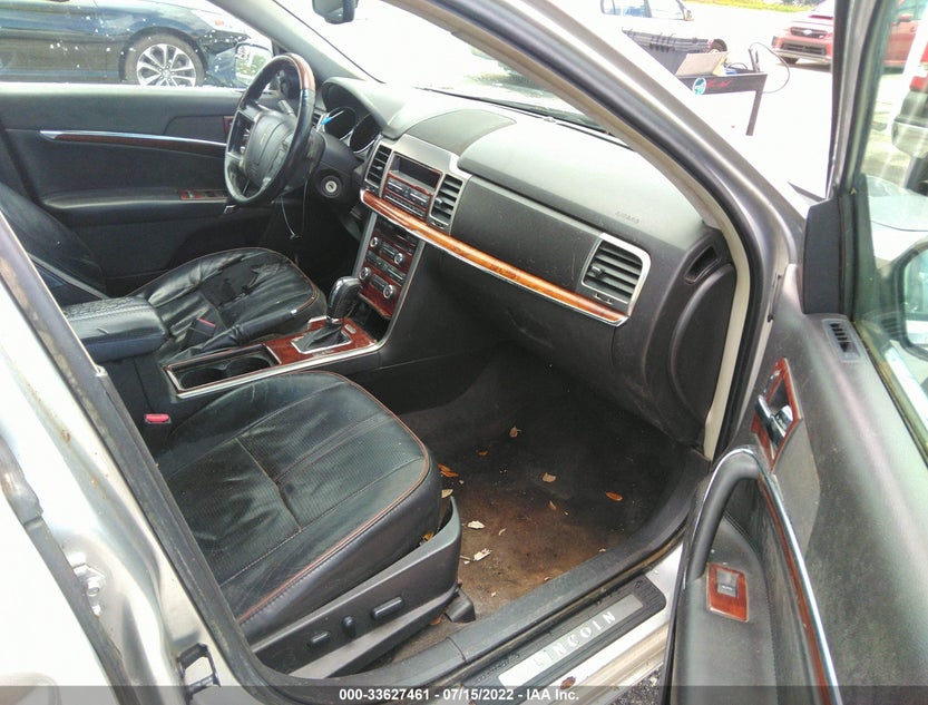 3LNHL2GC1BR750396