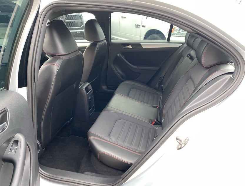 3VW567AJ8CM450207