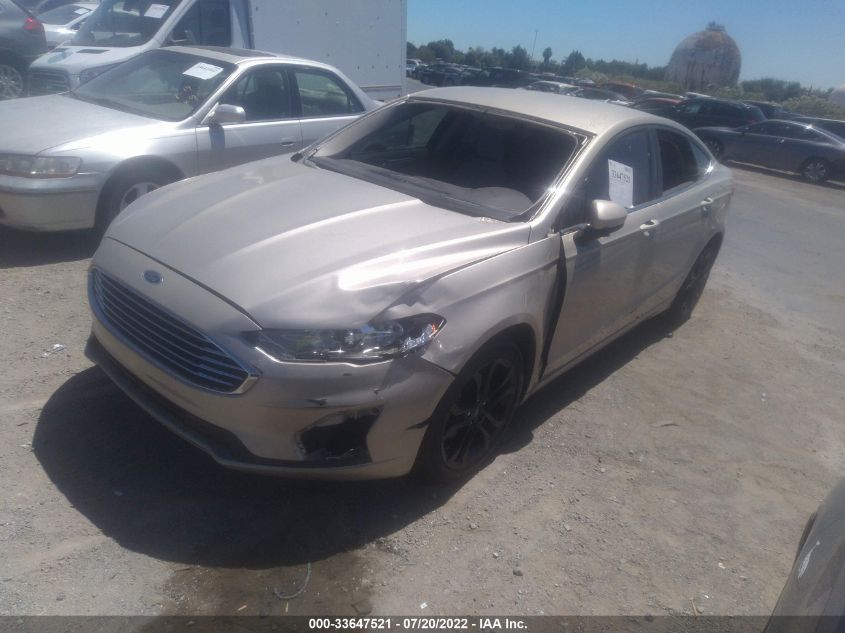 3FA6P0HD0KR177752 2019 Ford Fusion Se