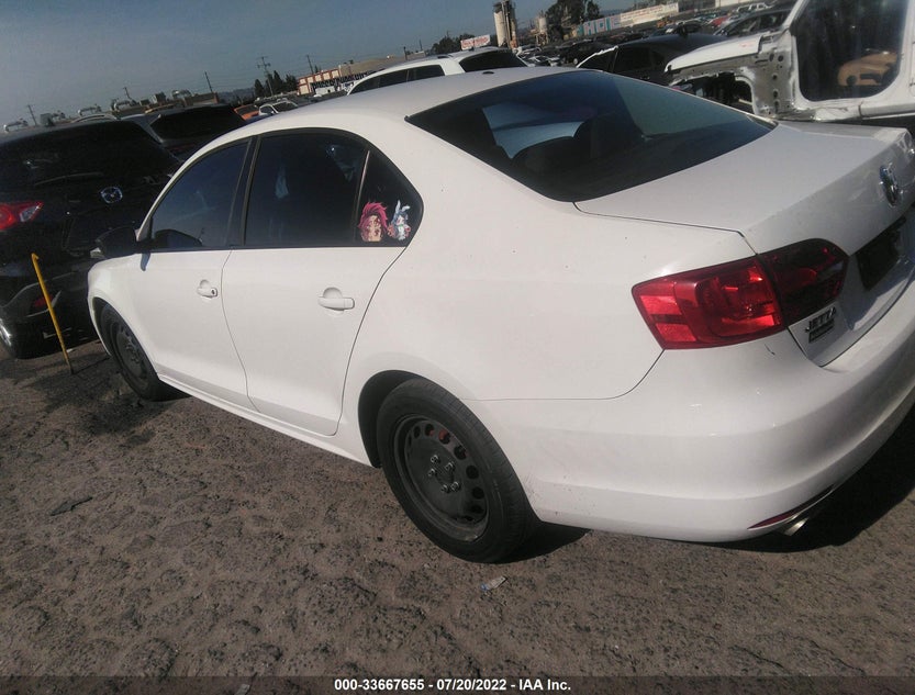 3VW2K7AJ9BM013944