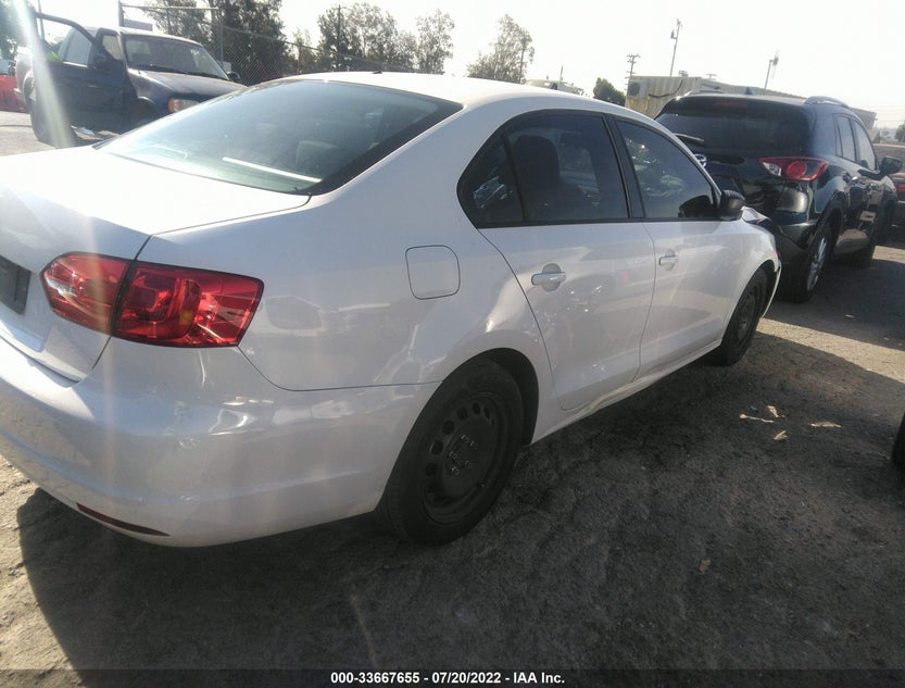 3VW2K7AJ9BM013944