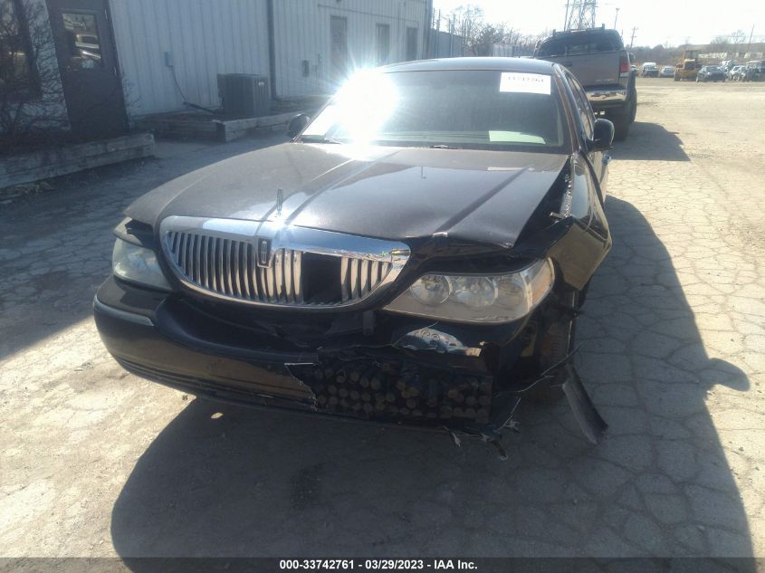 1LNHM85W75Y657272 2005 Lincoln Town Car Signature L