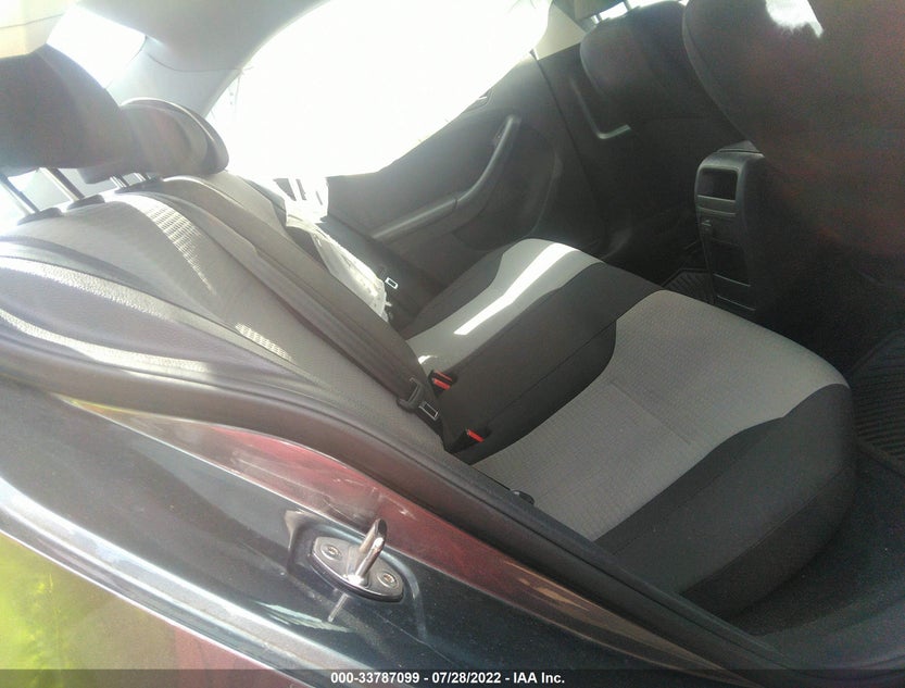 3VW2B7AJXHM414685