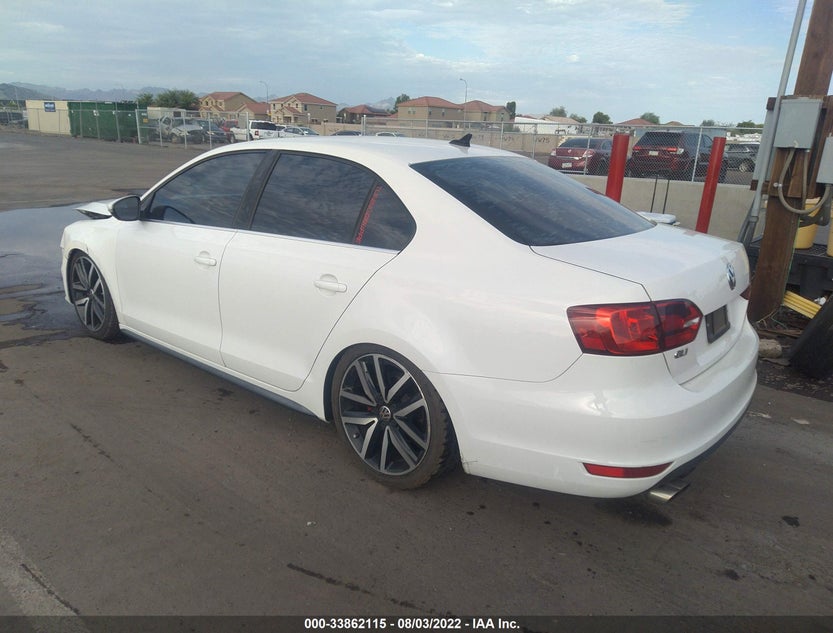 3VW567AJ8CM409351