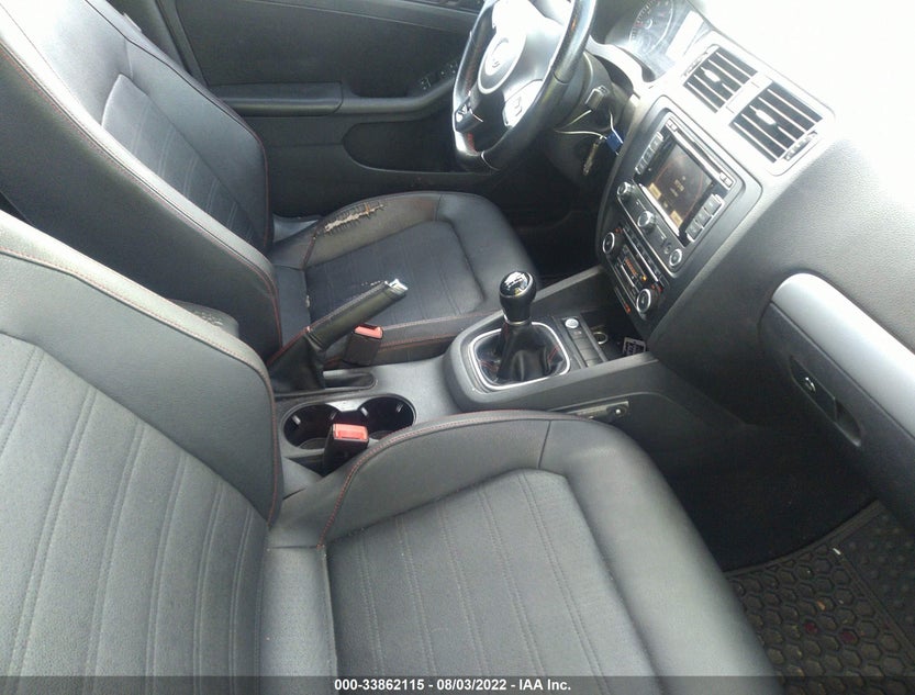 3VW567AJ8CM409351
