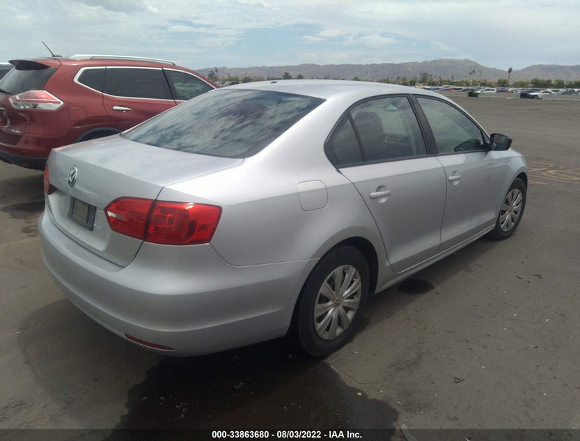 3VW2K7AJXBM326579