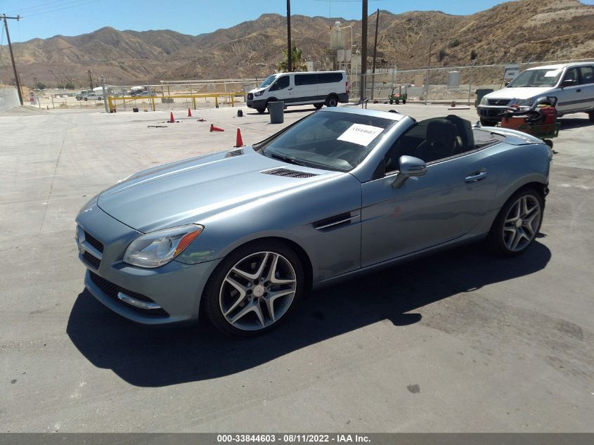 VIN WDDPK4HA2DF051151 2013 Mercedes-Benz SLK-Class,... no.2