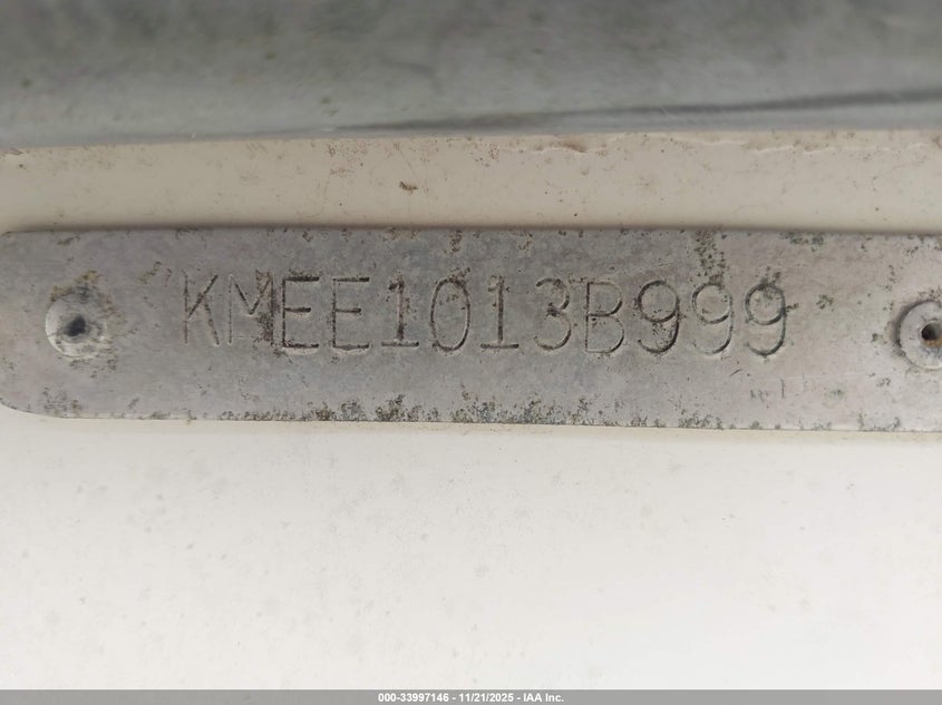 KMEE1013B999 1999   photo no. 9