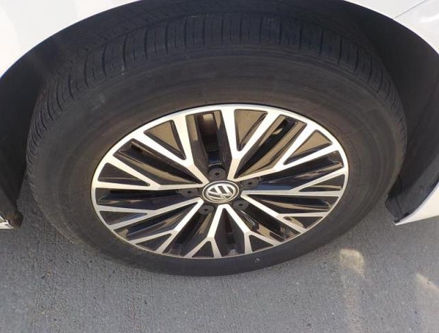 3VWC57BU8MM032296