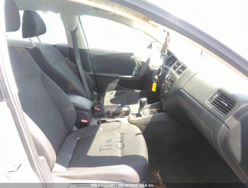 3VW2K7AJ5FM212821