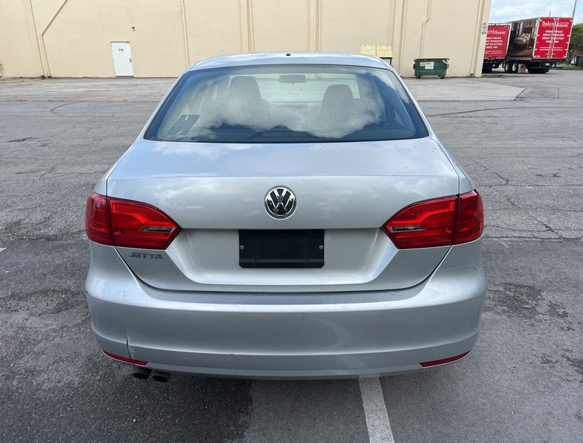 3VW2K7AJ5BM336596