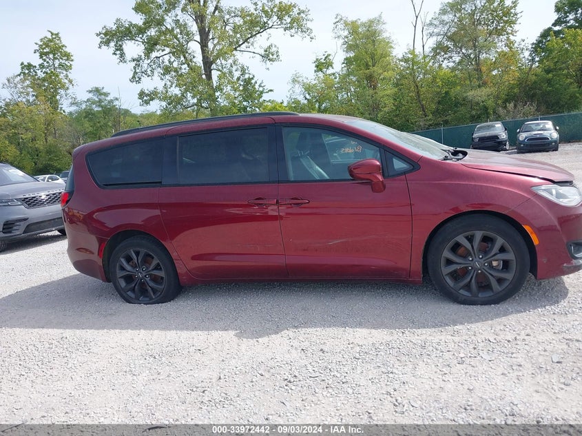 2018 Chrysler Pacifica Touring L VIN: 2C4RC1BG2JR198005 Lot: 33972442