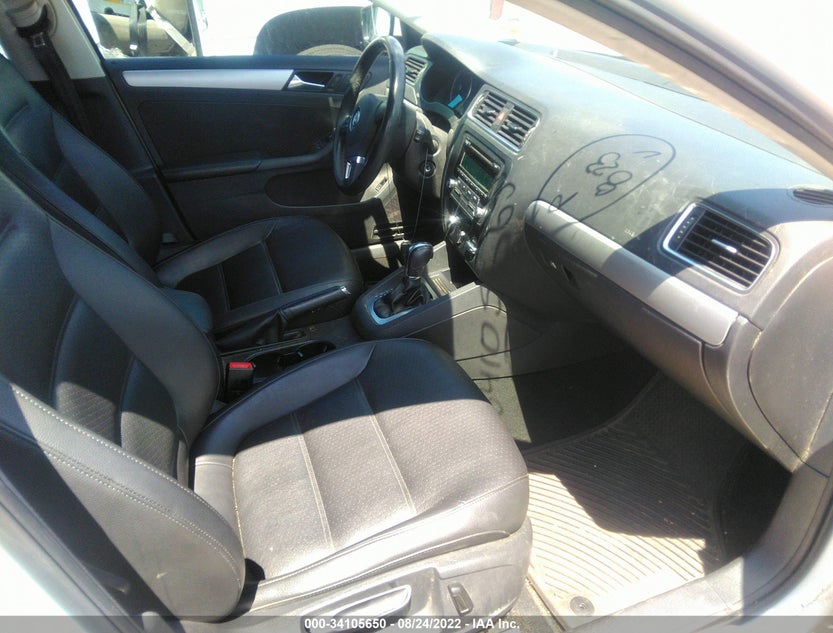 3VWD17AJ2EM354621