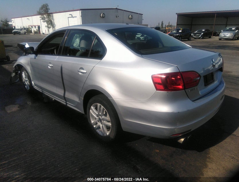 3VW2K7AJXBM011197