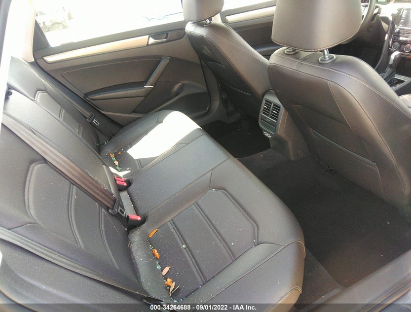 1VWSA7A36MC008368