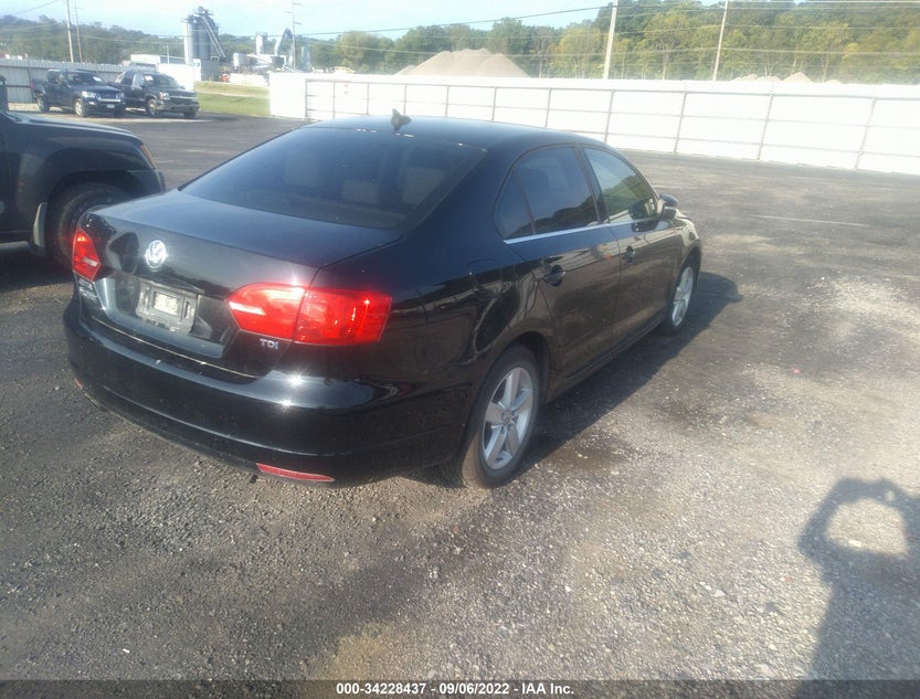 3VWLL7AJ9EM428073