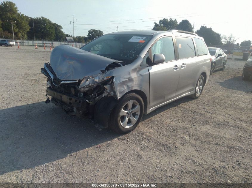 5TDKZ3DC9JS944110 2018 Toyota Sienna Le 8 Passenger