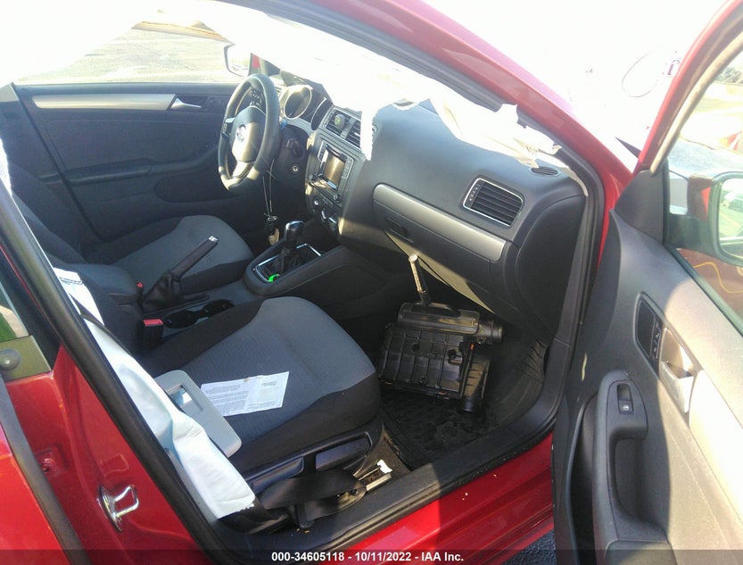 3VW2B7AJXJM235049