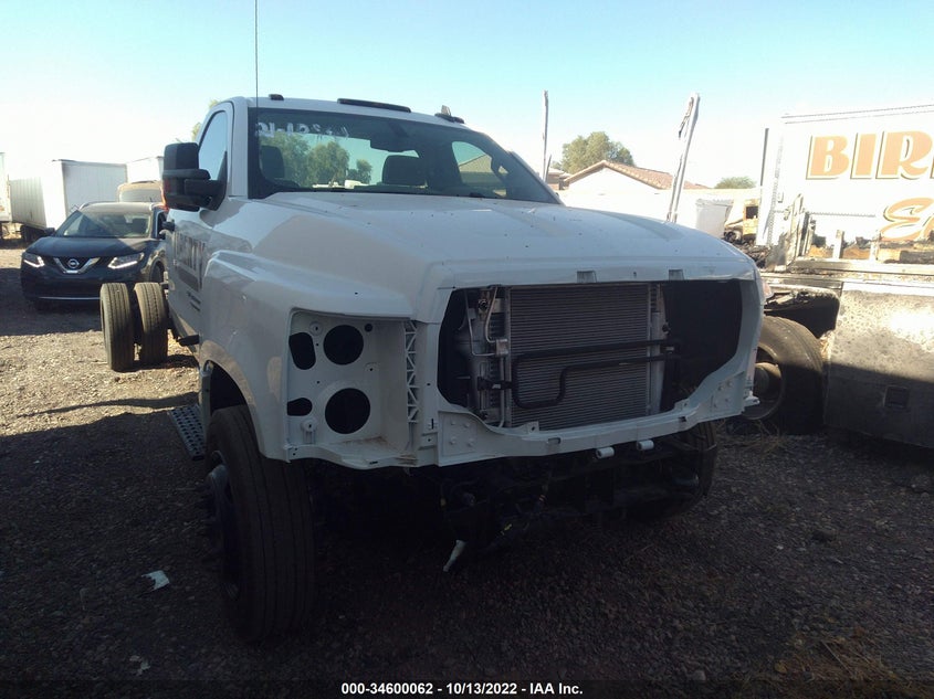 2020 Chevrolet Silverado 6500Hd 1Wt white truck diesel 1HTKHPVK5LH354867 photo #1